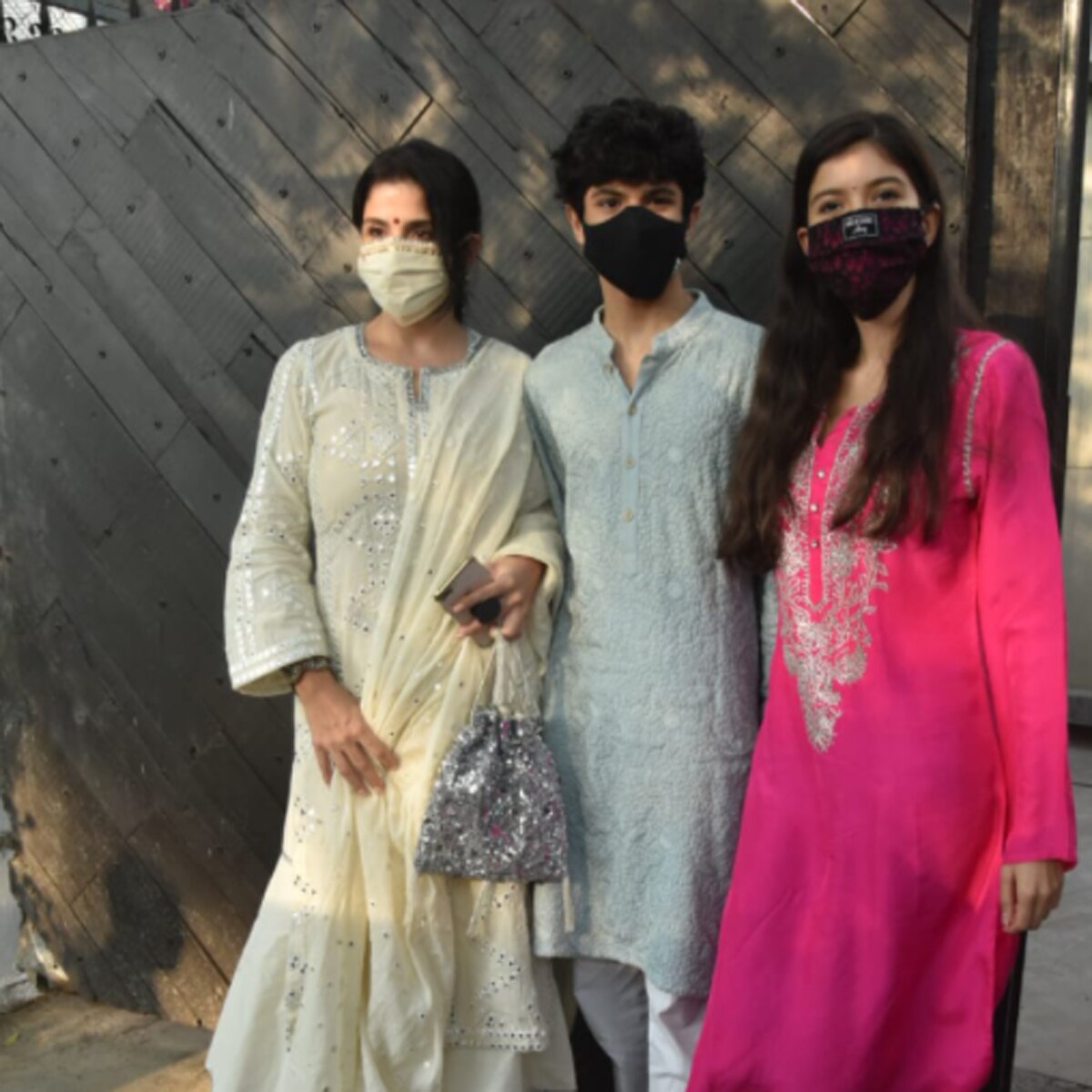 माहीप कपूर के साथ उनके बेटा-बेटी