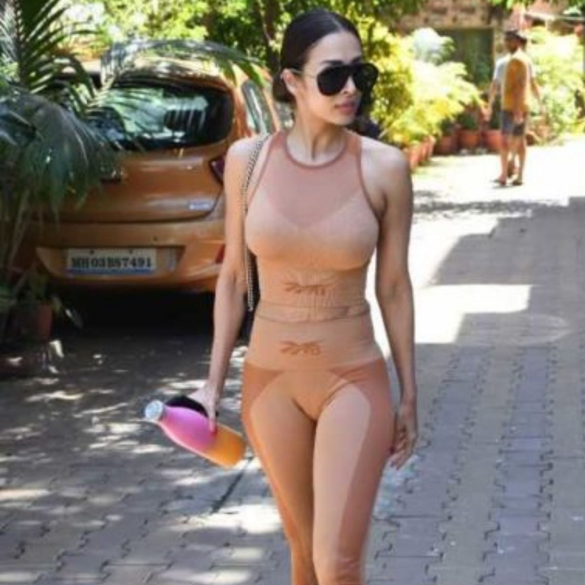 मलाइका का नया लुक 