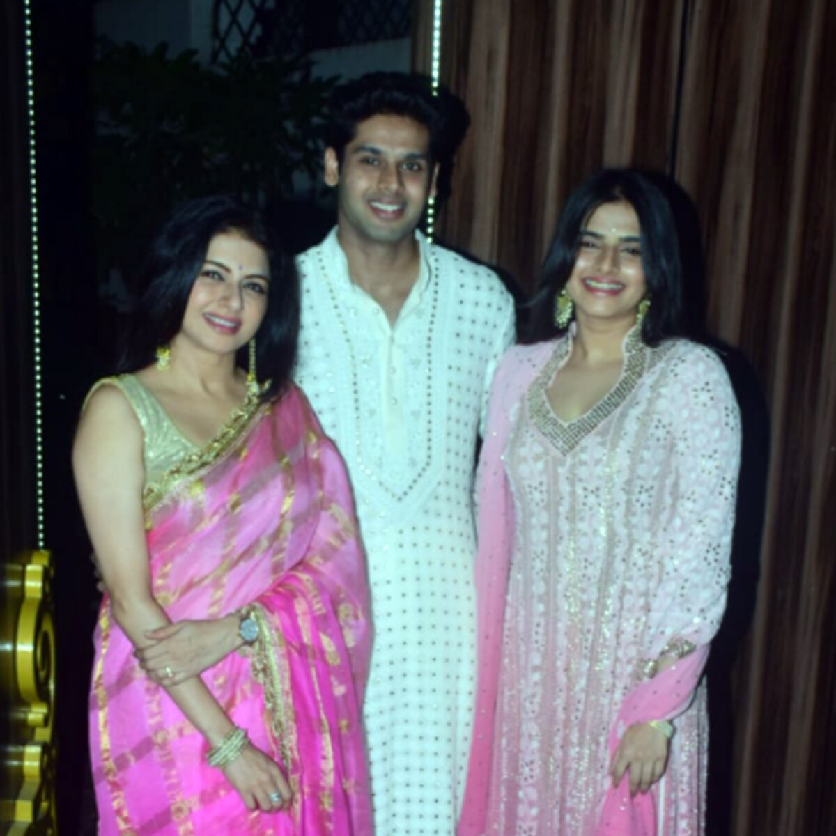 भाग्यश्री अपनी फैमिली के साथ
