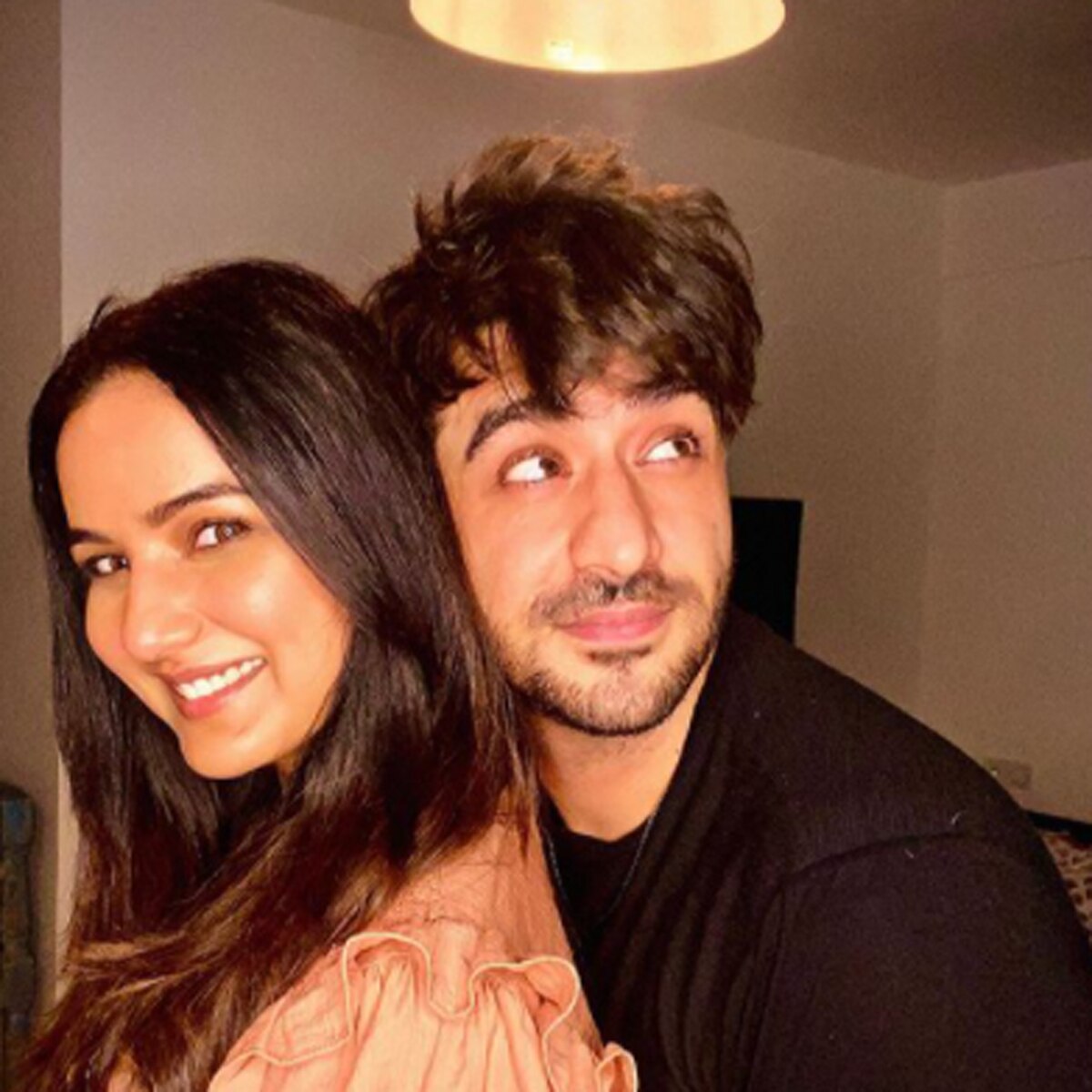 जैस्मिन भसीन-अली गोनी