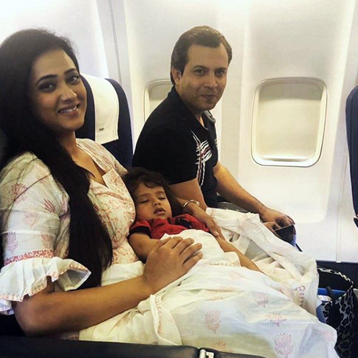 श्वेता, अभ‍िनव और उनका बेटा  