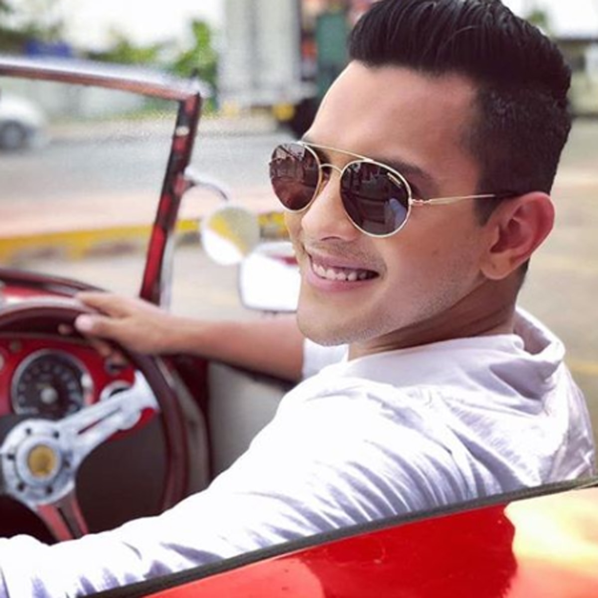 आद‍ित्य नारायण 