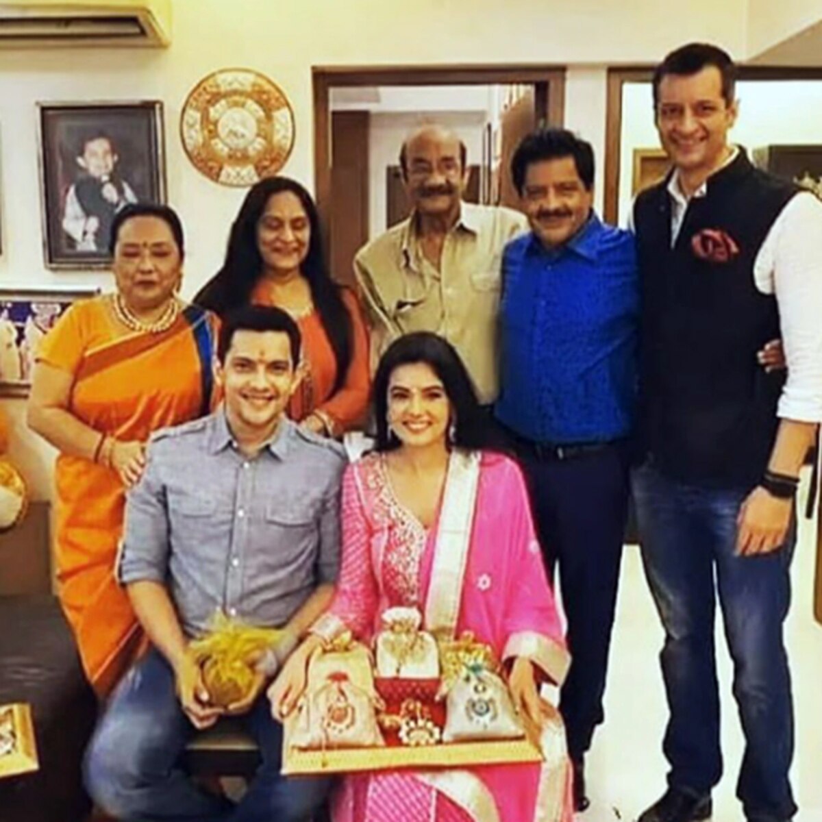 आद‍ित्य-श्वेता पर‍िवार के साथ 