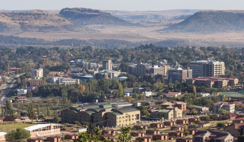 इन लोगों को नहीं मिल रहा कंडोम