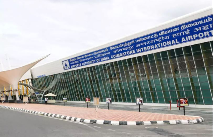 सोना छुपा कर ले जा रही थी दो महिला