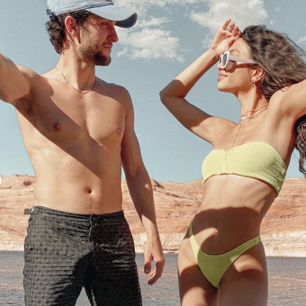 अलाना पांडे बॉयफ्रेंड के साथ