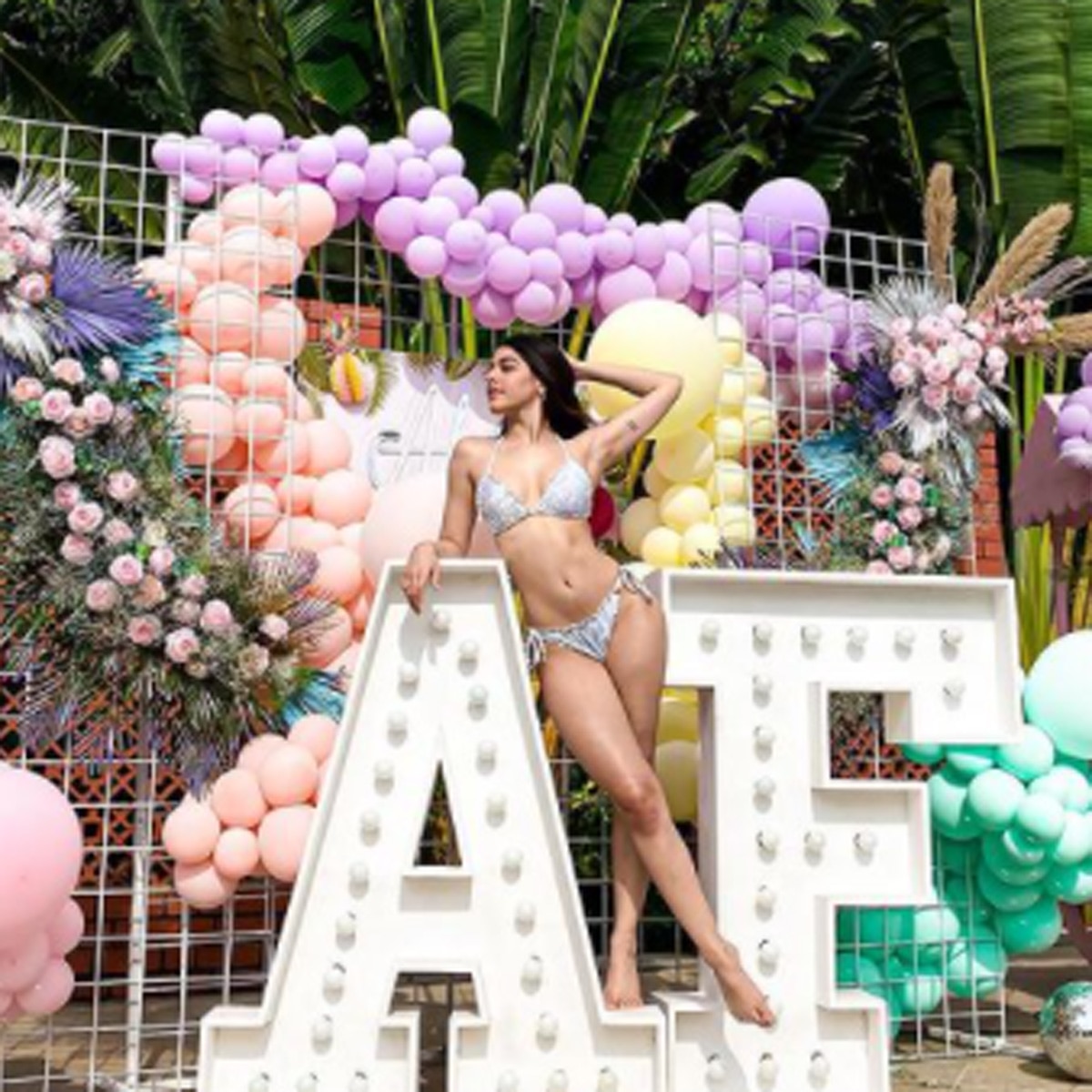 अलाया फर्नीचरवाला 