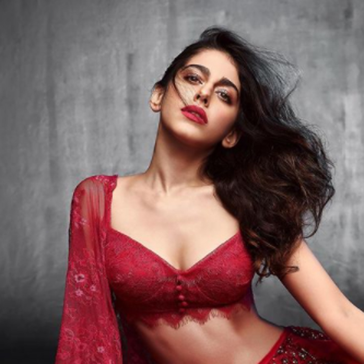 अलाया फर्नीचरवाला 