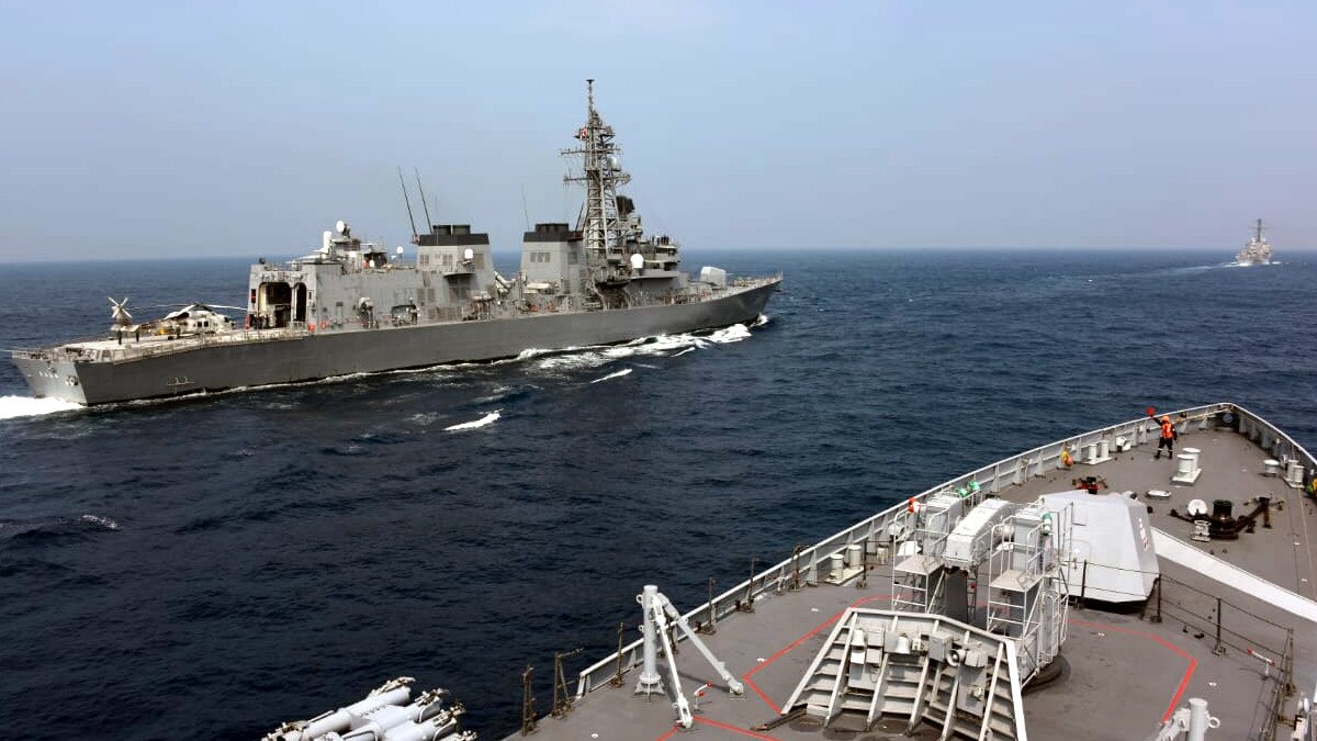 बंगाल की खाड़ी में उतरी तीन देशों की नौसेना