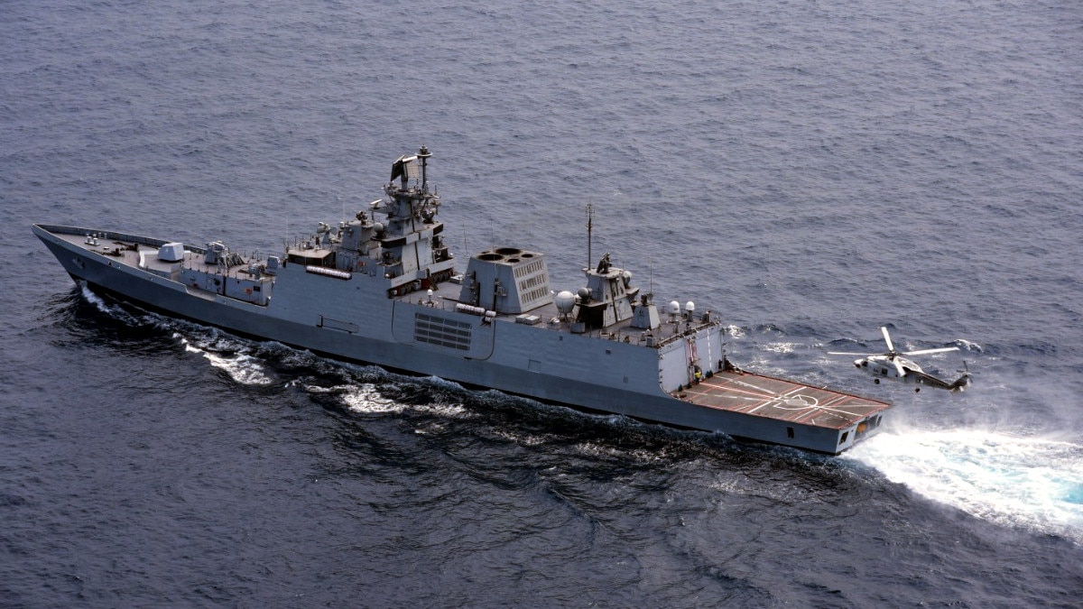 बंगाल की खाड़ी में उतरी तीन देशों की नौसेना