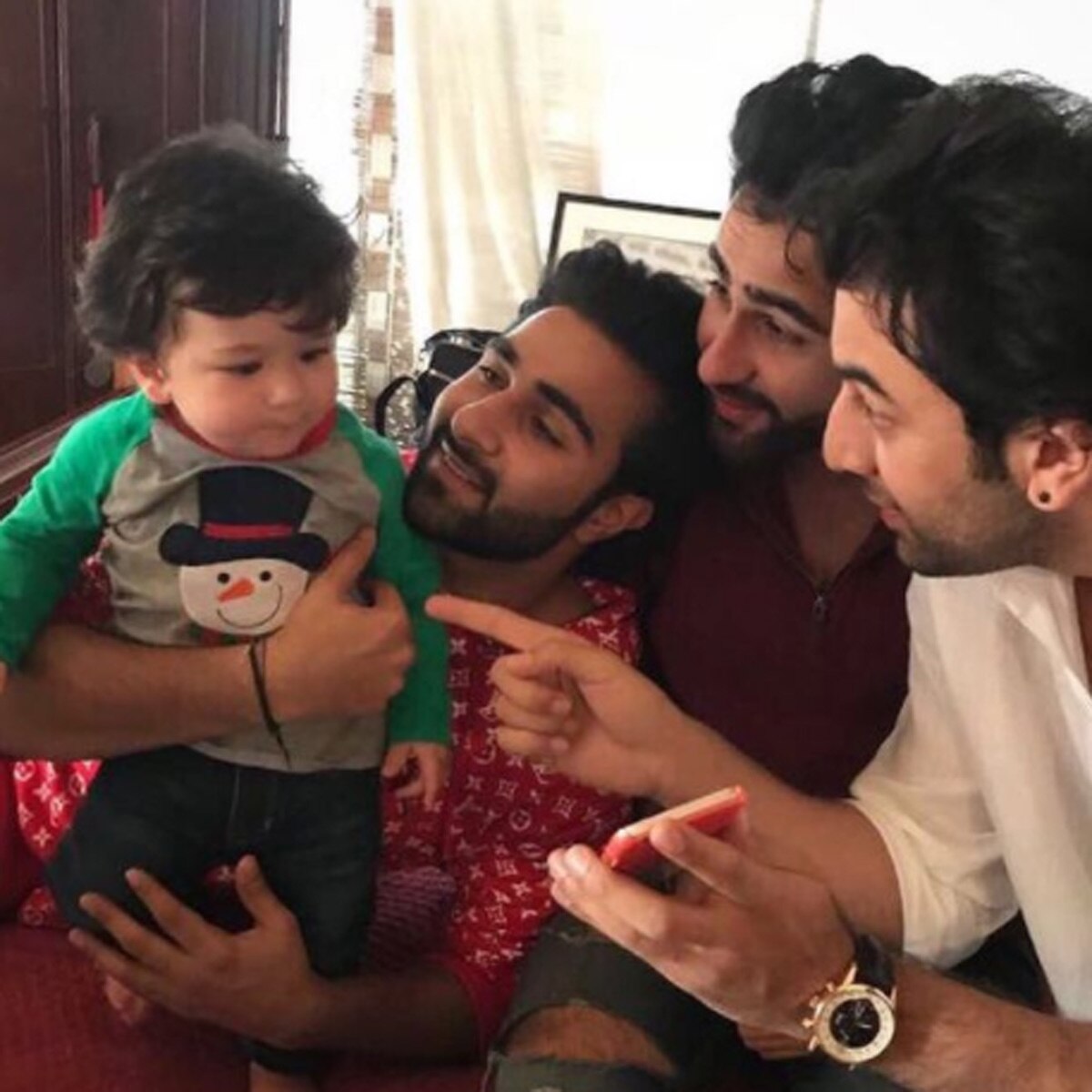 अरमान जैन-तैमूर अली खान-आदर जैन-रणबीर कपूर 