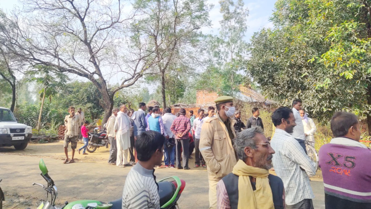 हरदोई में बदमाशों ने घर में बोला धावा, मारपीट कर की लूटपाट (फोटो आजतक)