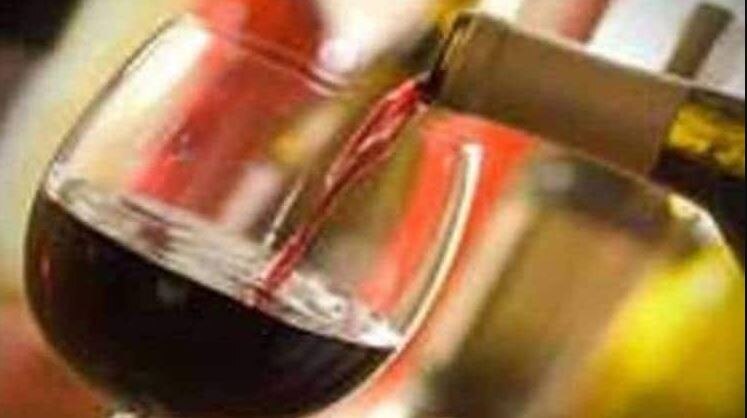 बीयर पीने पहुंचे शख्स ने दी 2 लाख की टिप