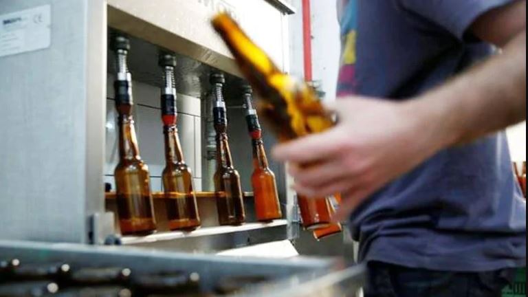 बीयर पीने पहुंचे शख्स ने दी 2 लाख की टिप