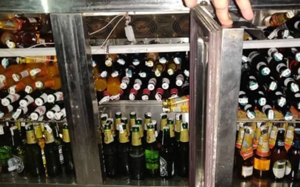 बीयर पीने पहुंचे शख्स ने दी 2 लाख की टिप