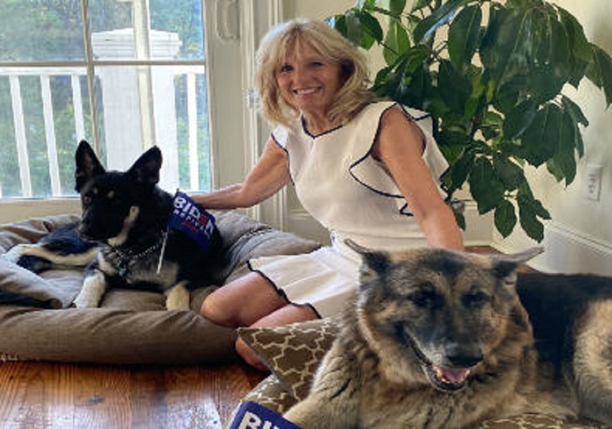 बाइडेन के साथ व्हाइट हाउस जाएंगे मेजर और चैम्प