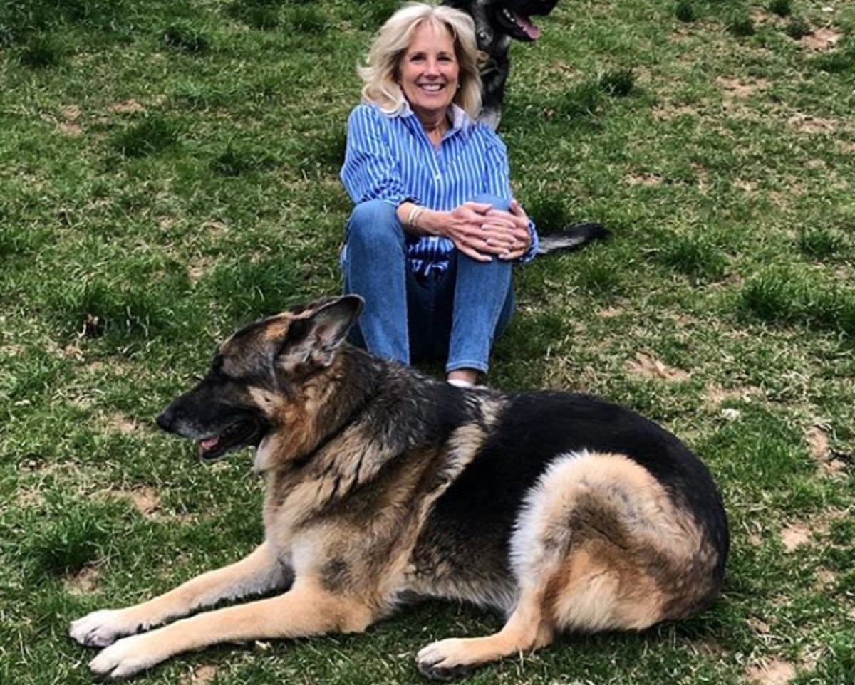 बाइडेन के साथ व्हाइट हाउस जाएंगे मेजर और चैम्प