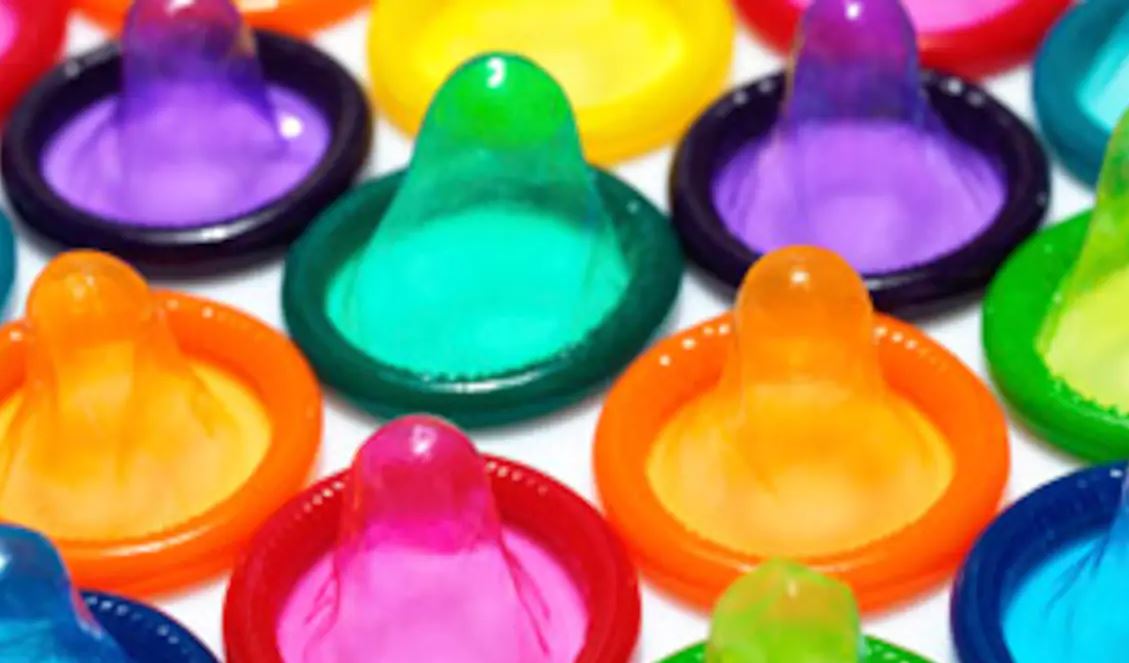 इन लोगों को नहीं मिल रहा कंडोम