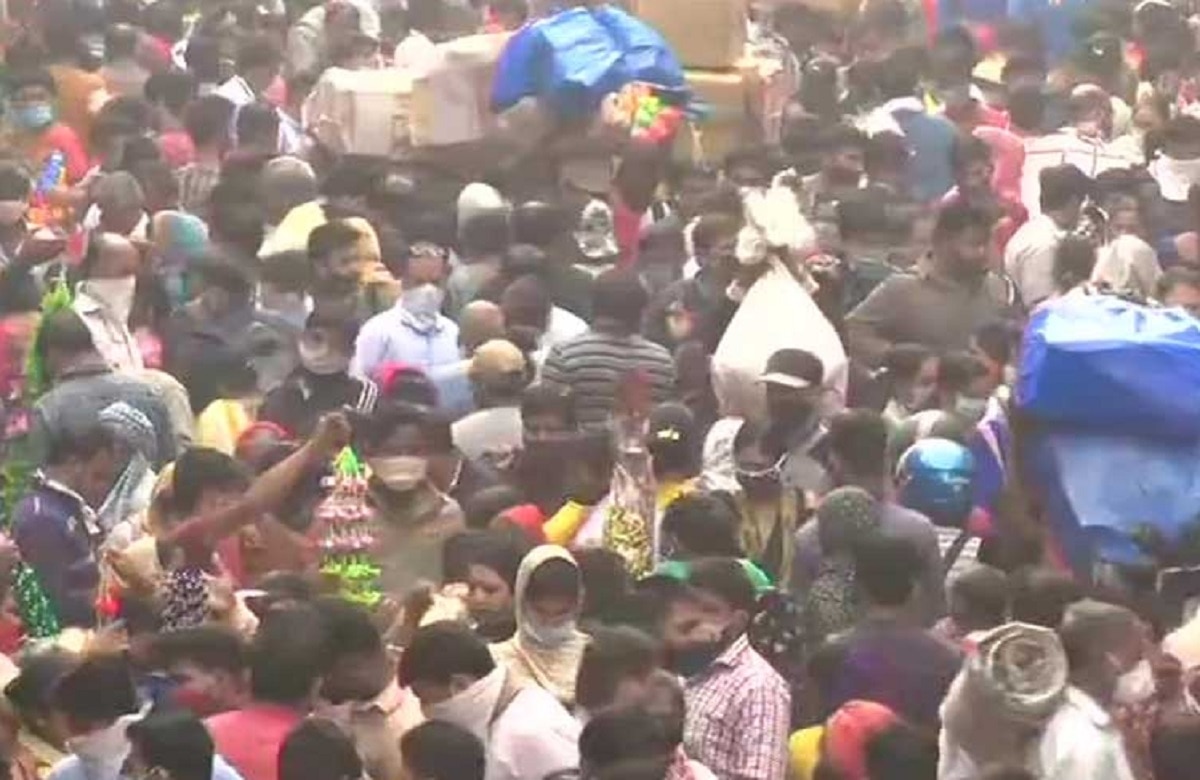 दिल्ली में दिखी भयानक भीड़