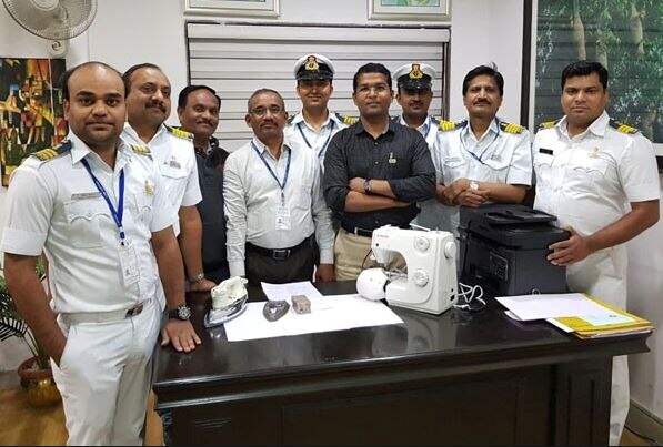 सोना छुपा कर ले जा रही थी दो महिला