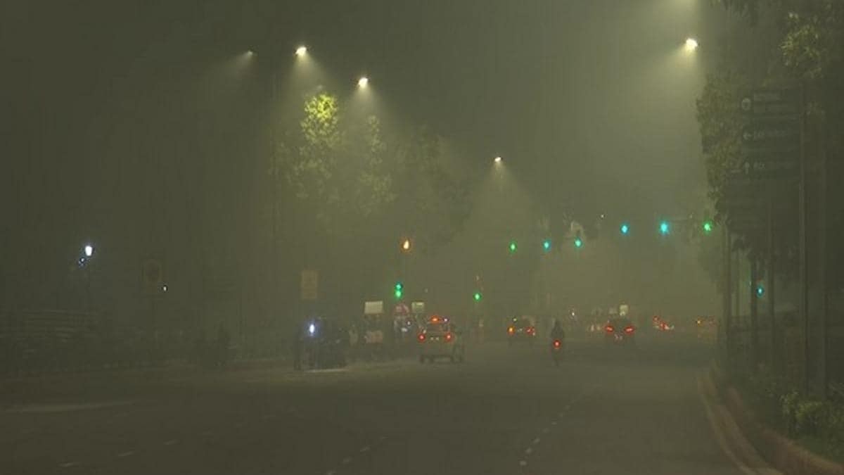 दिल्ली में पटाखों से बढ़ा प्रदूषण