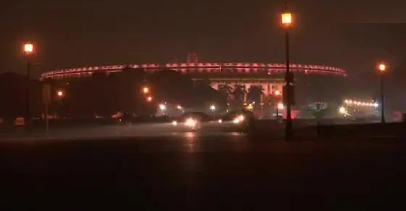 दिल्ली में पटाखों से बढ़ा प्रदूषण