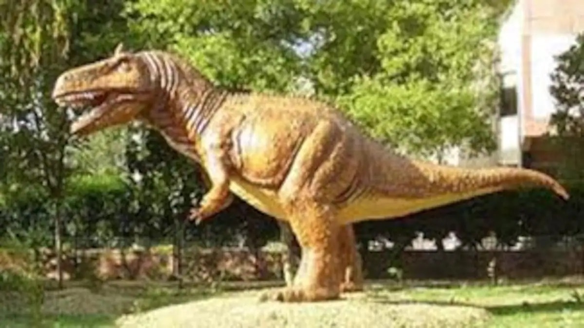 डायनासोर के अंडों के जीवाश्म मिले