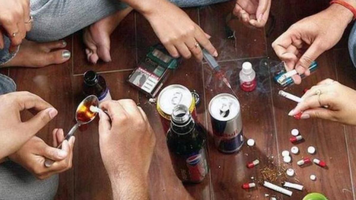  App से बुकिंग फिर कूरियर से पहुंचाता था नशे का सामान 