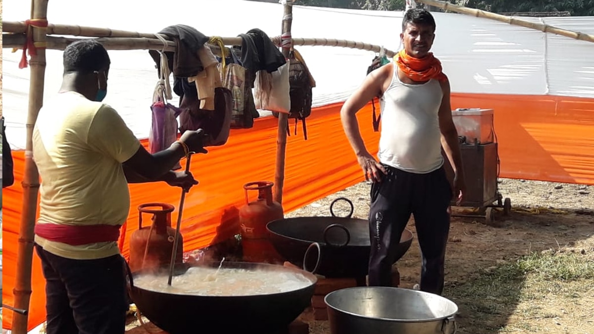 बाहुबली नेता के यहां हो रहा बड़ी दावत का प्रबंध.