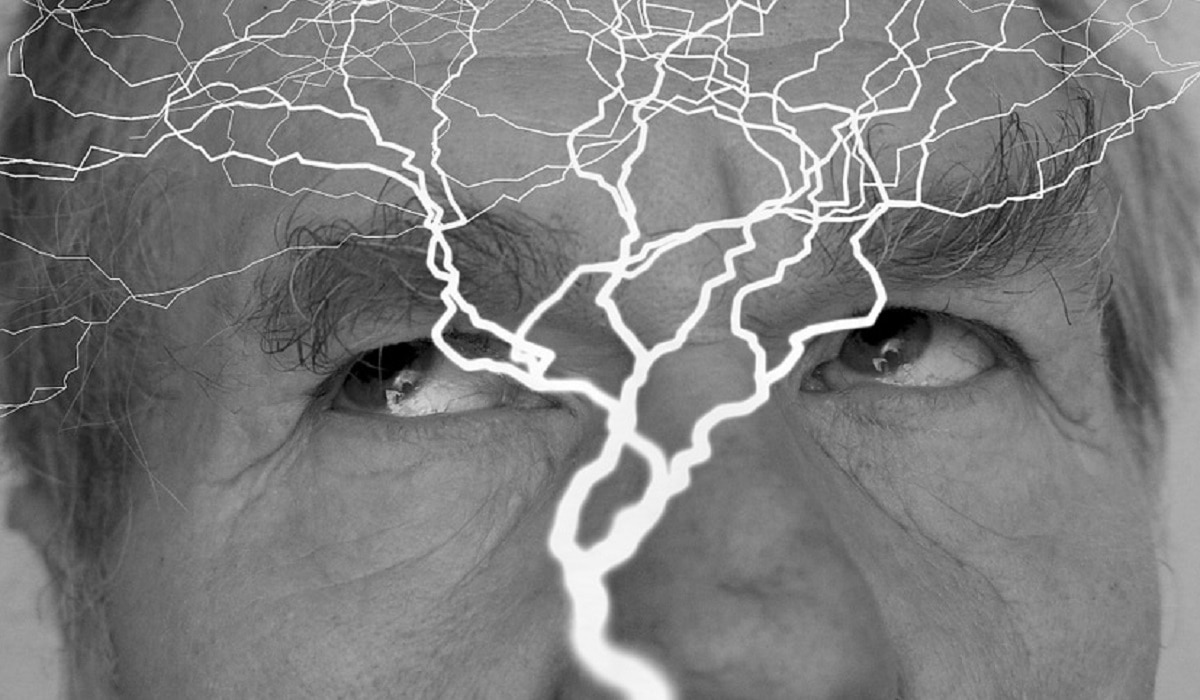 जनरलाइज्ड एपिलेप्सी के लक्षण