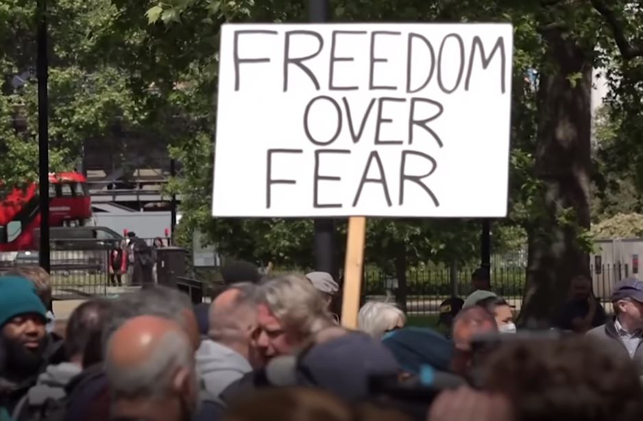 भड़के यूरोप के लोग