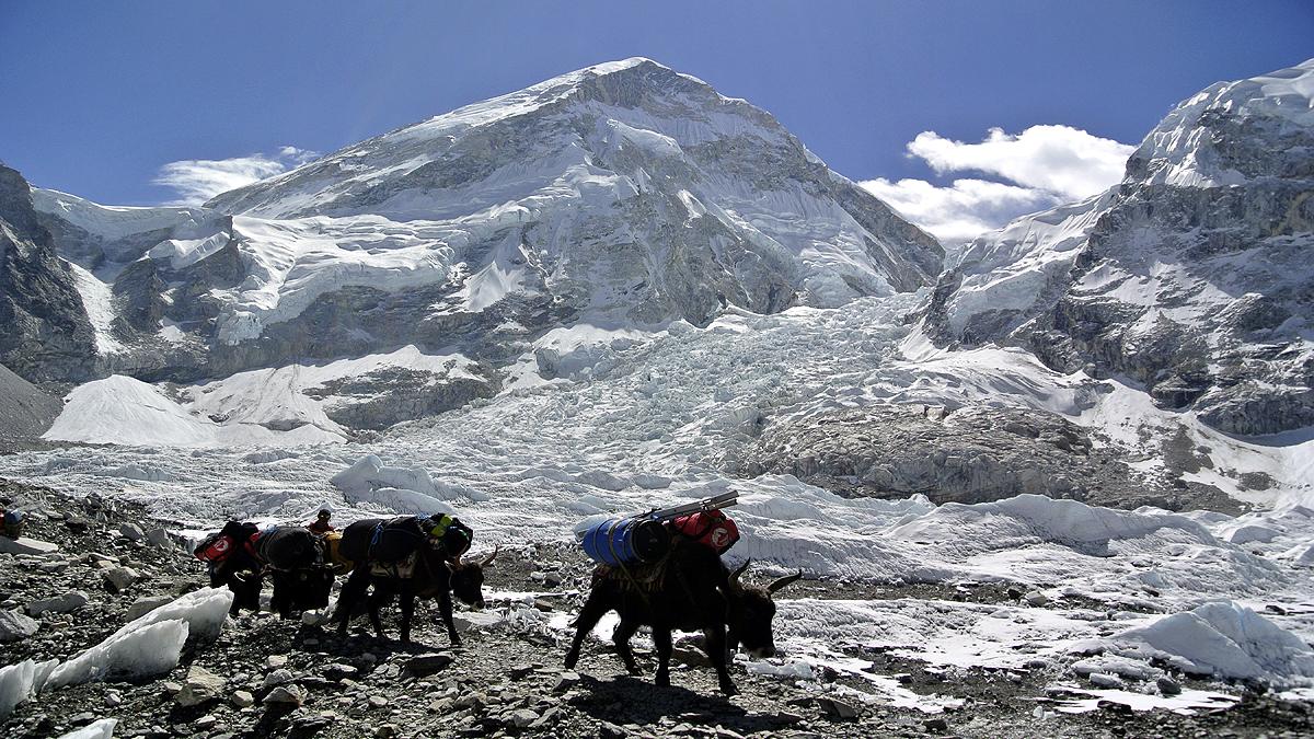 Microplastic Pollution found near Mount Everest Summit