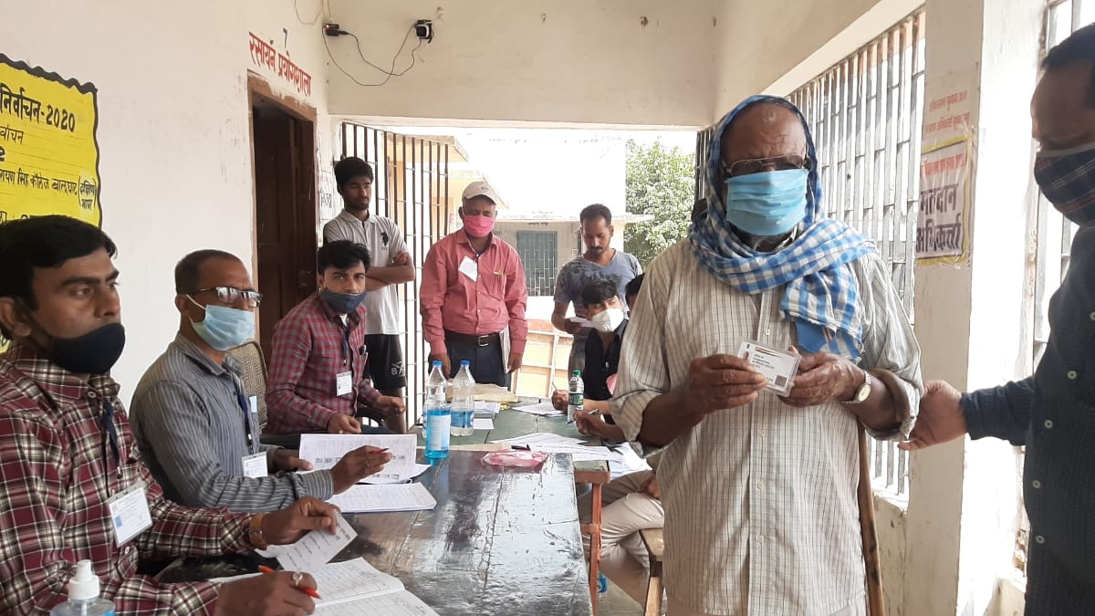 मतदान को लेकर दिखा गजब का उत्साह.