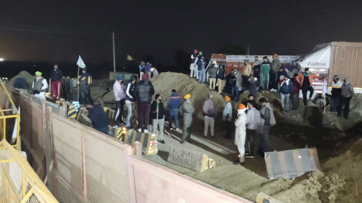 सोनीपत-पानीपत बॉर्डर पर बना तनावपूर्ण (Photo PTI)