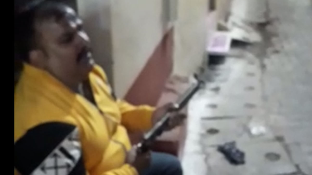 पार्षद अनिल सोनी फायरिंग करने वाला वीडियो वायरल (फोटो वीडियो ग्रैब)