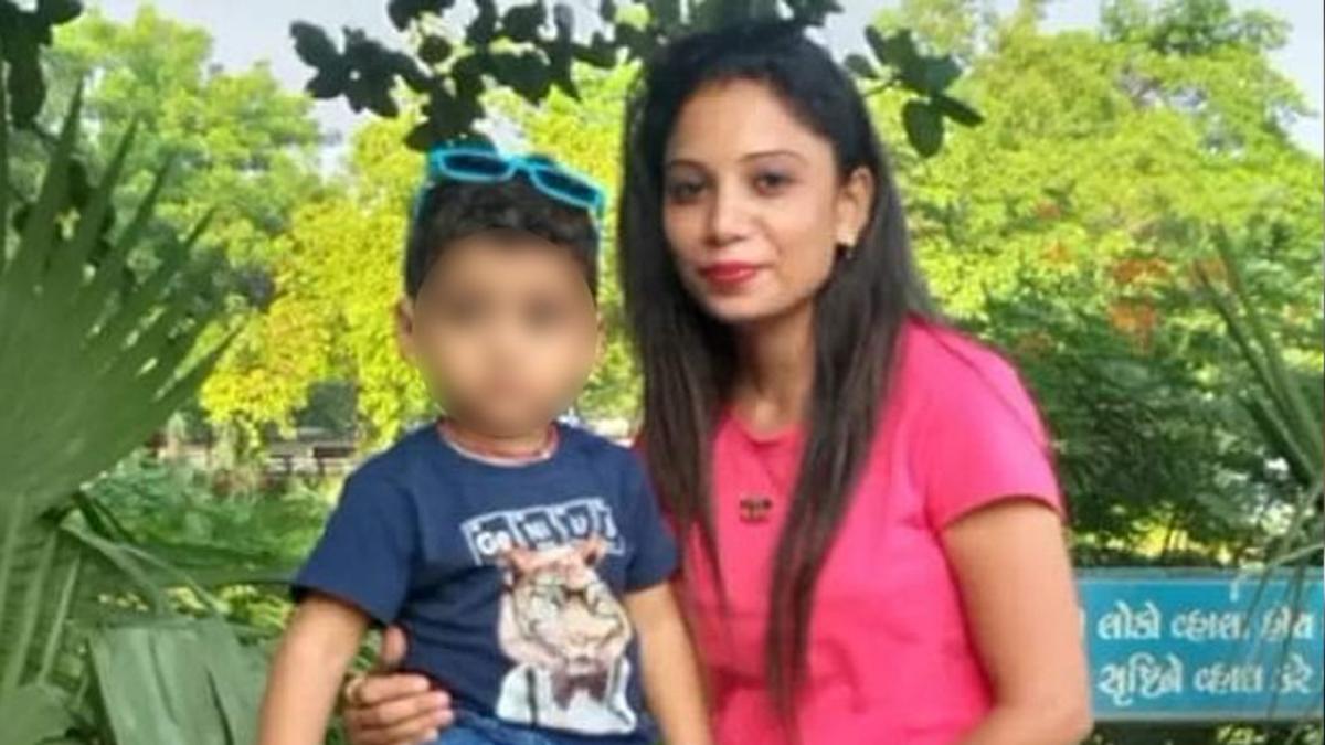 पिता के घर छोड़ दिया था तीन वर्ष का बच्चा.