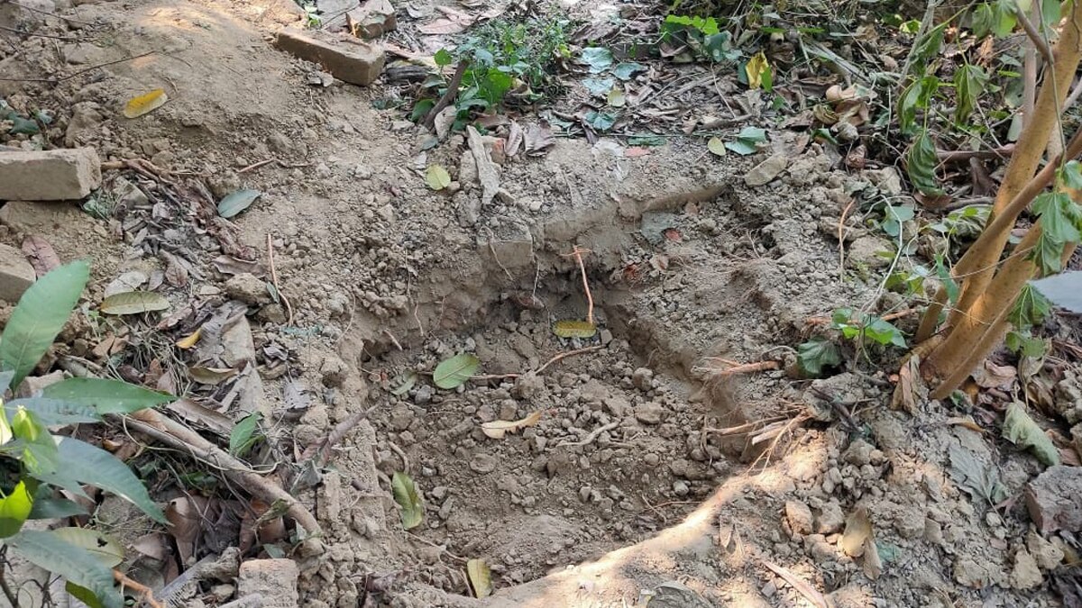 अंधविश्वास में खोद दिया पूरा घर