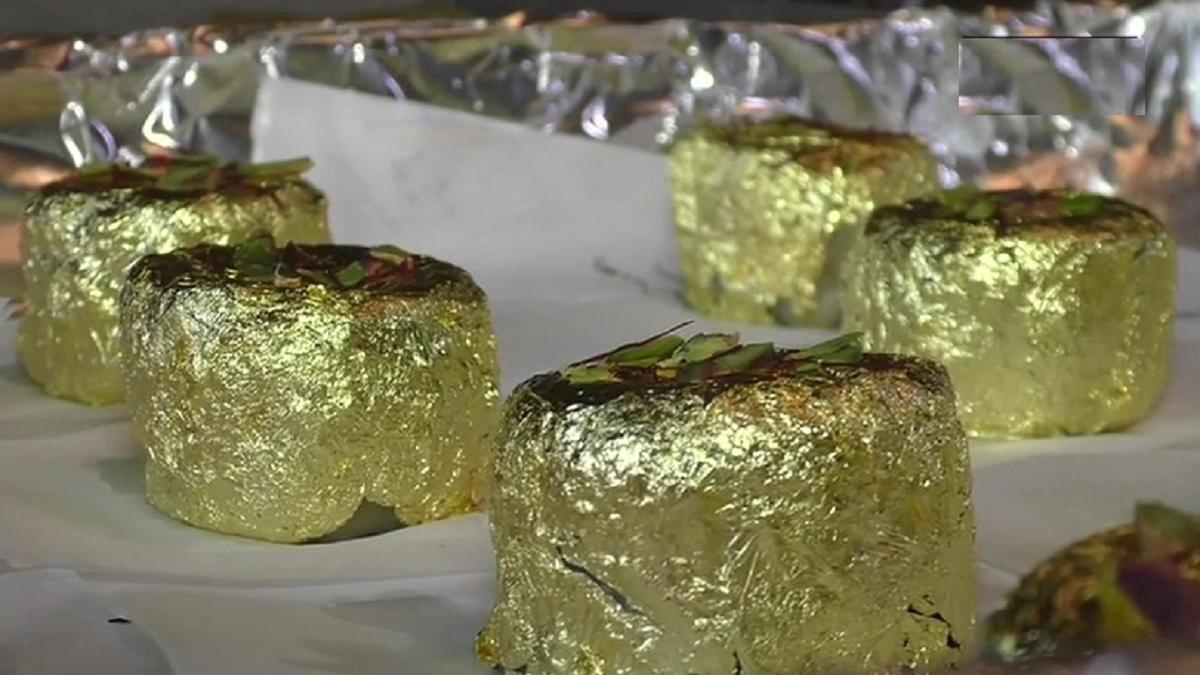 इस दुकान पर है 9000 रुपये किलो मिठाई