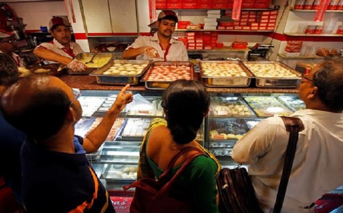 इस दुकान पर है 9000 रुपये किलो मिठाई