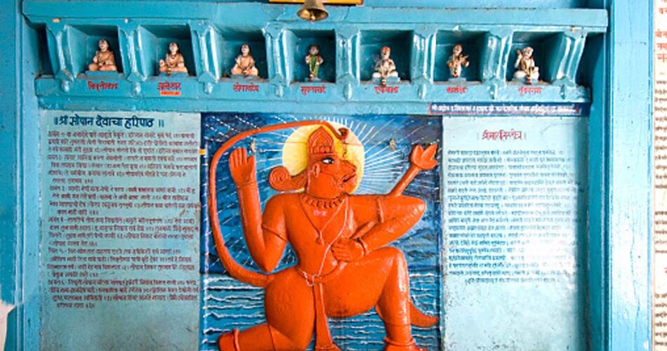 लाल रंग के वस्त्र पहन कर करें पूजा