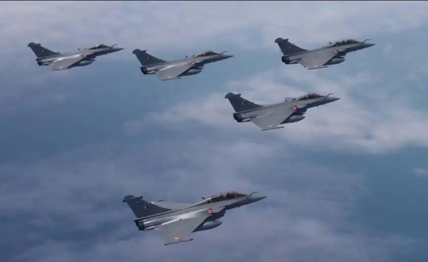 राफेल से बुरी तरह सहमा पाकिस्तान