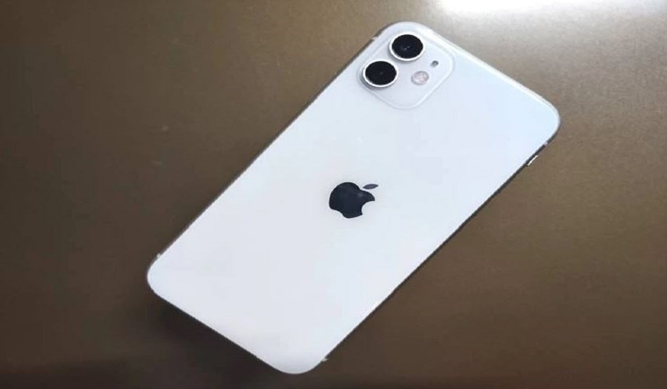 किडनी बेचकर युवक ने खरीदा iPhone