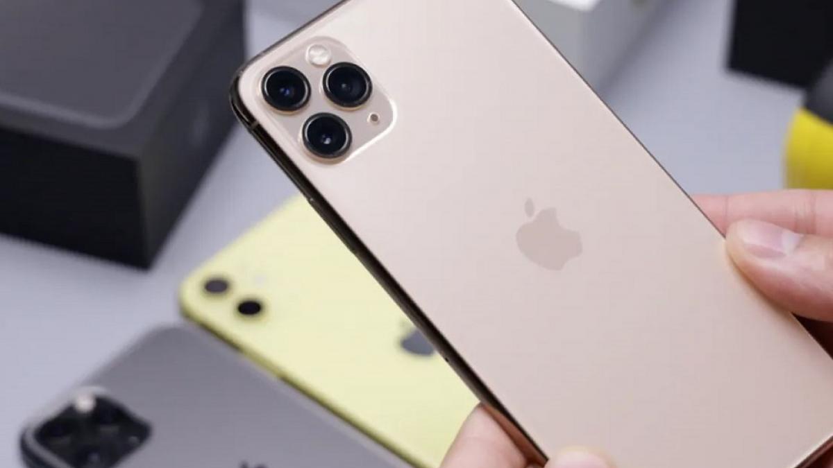 किडनी बेचकर युवक ने खरीदा iPhone