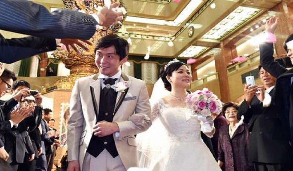 पति-पत्नी को नहीं रखना होगा एक सरनेम