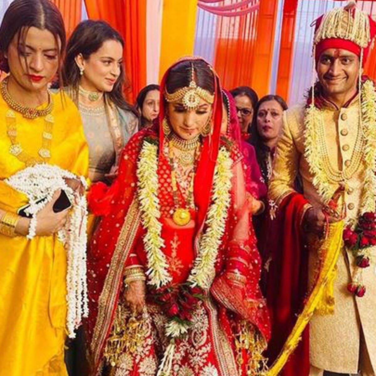 भाई करण की शादी में कंगना रनौत