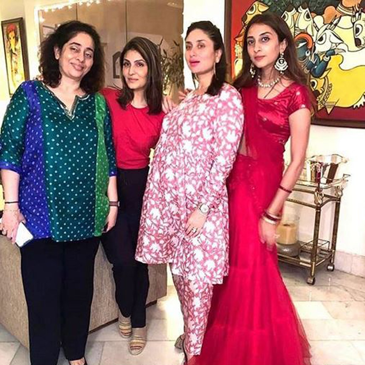 करीबियों संग करीना कपूर खान