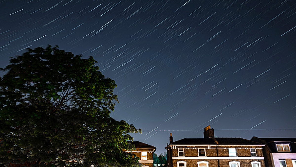 Comet Temple Tuttle Leonid meteor shower