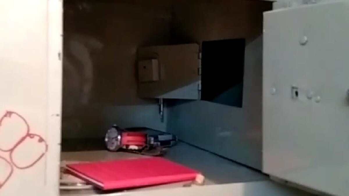 पूर्व सांसद के यहां 70 लाख की चोरी