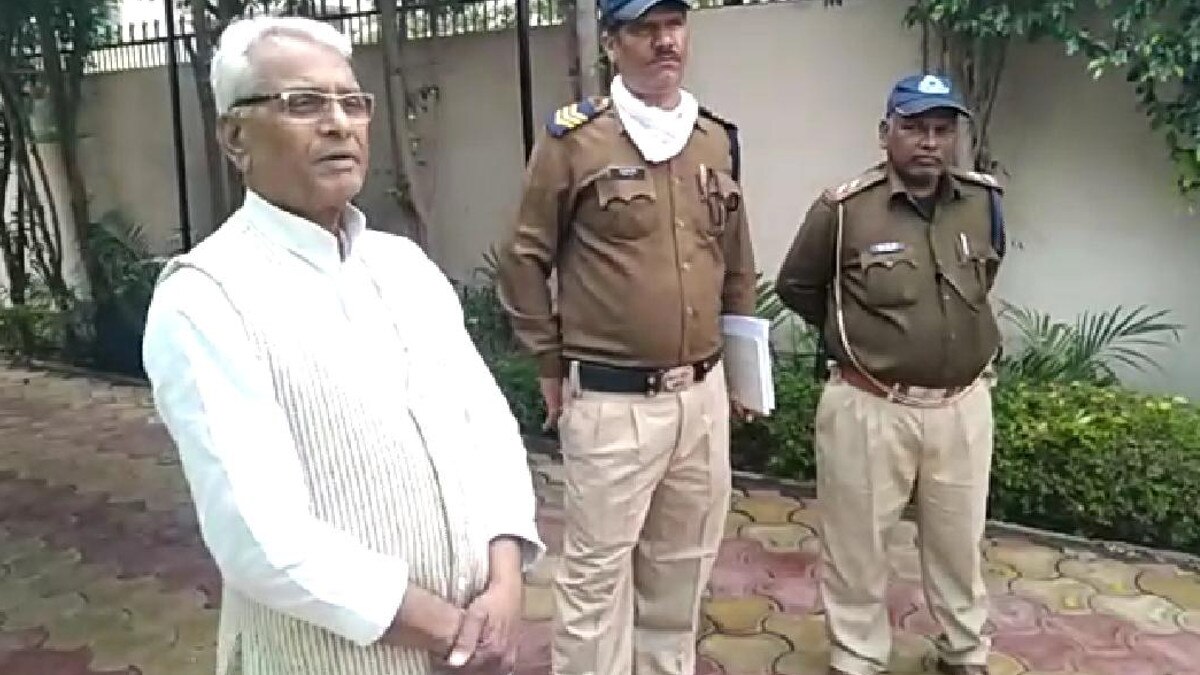 पूर्व सांसद के यहां 70 लाख की चोरी