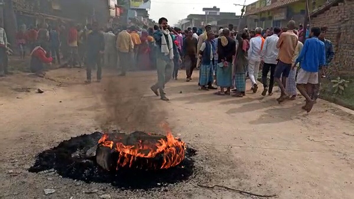 पटना के मनेर में दीवार पर प्लास्टर को लेकर हुआ खूनी संघर्ष. 